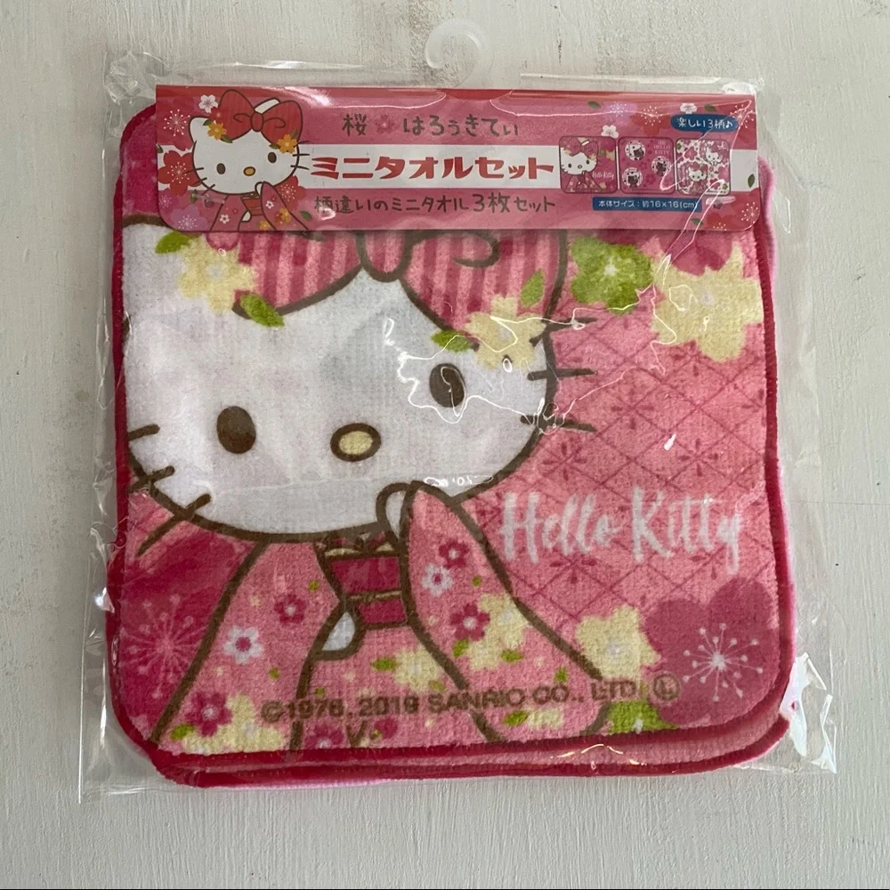 BNWT Hello Kitty Sakura Washcloths